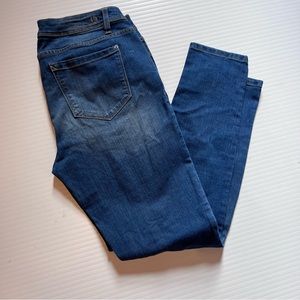 Kenzie Effortless Ankle Midrise Jeans size 8/29 distressed